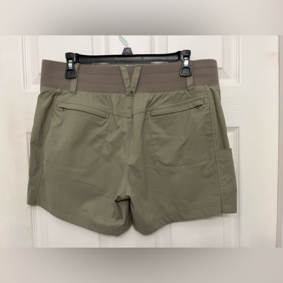 Title Nine shorts - Picture 3 of 4